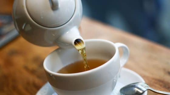 عالمة أمريكية تثير غضب البريطانيين بعد نصيحة قدمتها بشأن صنع الشاي | منوعات “صدى الخبر”