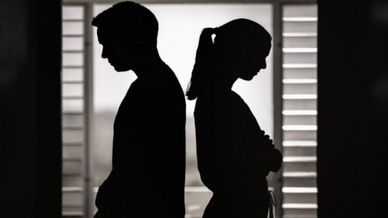 من يعاني من صعوبة التكيف مع الطلاق أكثر النساء أم الرجال؟ | منوعات “صدى الخبر”