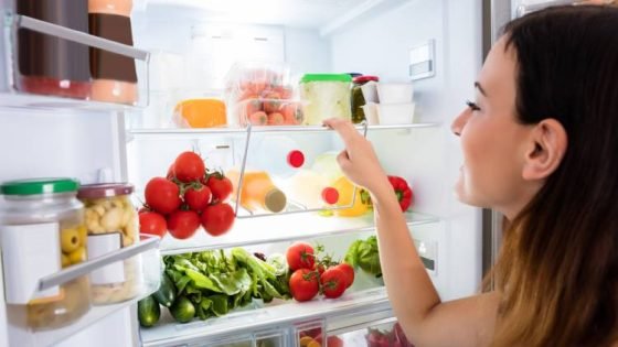 ما هي أكثر الأطعمة خطورة عند حفظها في الثلاجة؟ | صحة وبيئة “صدى الخبر”