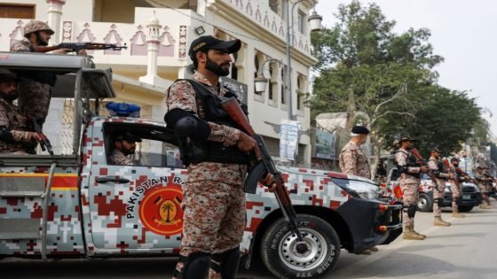 باكستان.. مقتل 12 شخصًا في انفجار قنبلة بمكتب مرشح للانتخابات “صدى الخبر”