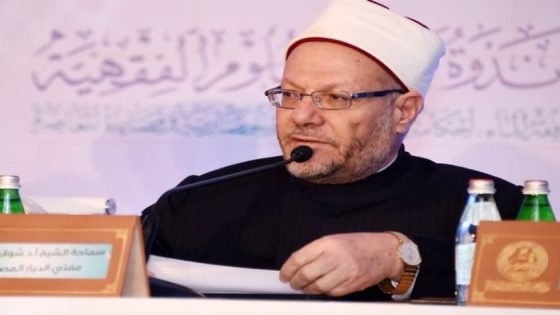 المفتي: لا مانع من دفع المرأة المقتدرة ماليا زكاة الفطر لزوجها (فيديو)