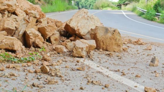 فقدان 8 أشخاص في انهيار أرضي وسط الصين “صدى الخبر”