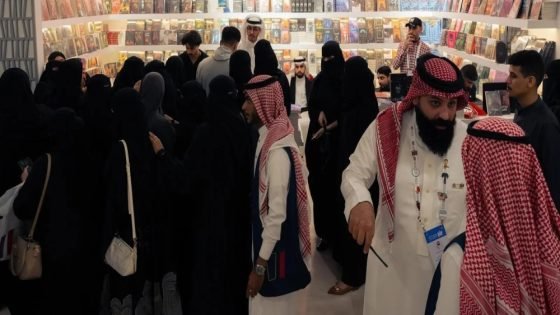 شاهد| إقبال كبير على معرض جازان للكتاب بالتزامن مع الإجازة “صدى الخبر”