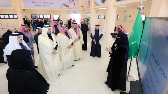 وزير الصناعة يتفقد المشاريع التنموية والاقتصادية في «وعد الشمال» “صدى الخبر”