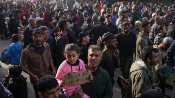 غزة: مئات المتظاهرين الفلسطينيين في بيت لاهيا يرددون شعارات ضد حماس “صدى الخبر”