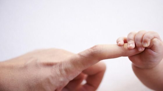 أول رضيع في العالم يتعافى من مرض مميت بعلاج جيني غير مسبوق! | صحة وبيئة “صدى الخبر”
