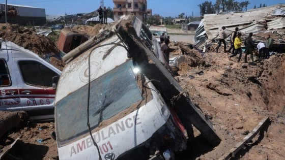إسرائيل تحتجز مسعفا فلسطينيا نجا من هجوم 23 مارس الدامي في رفح “صدى الخبر”