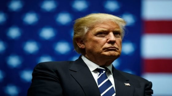 لماذا يُعرض ترامب الأسهم الأمريكية للتراجع في 2025؟ “صدى الخبر”