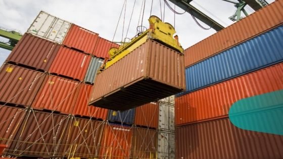 ارتفاع أعداد الحاويات المناولة بنسبة 13.61% خلال مارس 2025 “صدى الخبر”