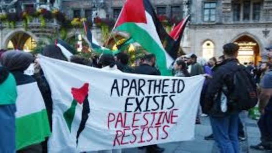 تأمين مظاهرة سلمية مؤيدة لفلسطين أمام السفارة الأمريكية في جاكرتا “صدى الخبر”