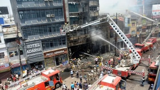 مصرع 15 شخصًا على الأقل في حريق فندق بالهند “صدى الخبر”
