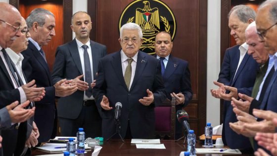 منظمة التحرير الفلسطينية تصادق على حسين الشيخ نائبا للرئيس محمود عباس “صدى الخبر”
