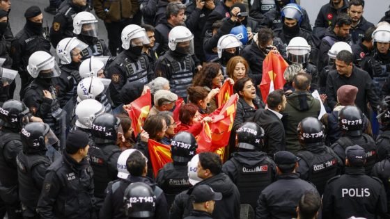 تركيا: اعتقال المئات من المتظاهرين في إسطنبول خلال مسيرة بمناسبة عيد العمال “صدى الخبر”