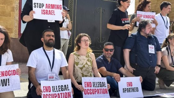 "أوقفوا الحرب"… نواب أوروبيون يتظاهرون عند معبر رفح في الجانب المصري تضامنا مع سكان غزة “صدى الخبر”