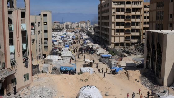 نحو 300 كاتب فرنسي يصفون ما يجري في غزة بـ"الإبادة الجماعية" ويدعون لوقف فوري لإطلاق النار “صدى الخبر”