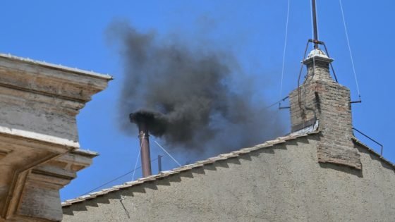 لليوم الثاني.. الدخان الأسود يعلن فشل الفاتيكان في اختيار البابا “صدى الخبر”