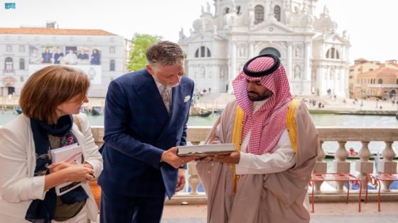 وزير الثقافة يبحث تنفيذ مبادرات ثنائية مع نظيره الإيطالي في البندقية “صدى الخبر”