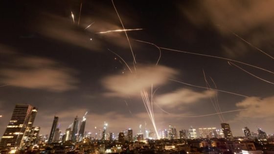 🔴 مباشر: ترامب يترك الباب مفتوحا أمام العمل العسكري ضد إيران وخامنئي يرد بتحذيرات حادة “صدى الخبر”