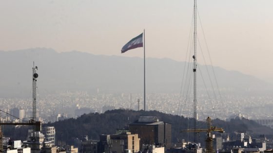 في ظل توترات مع إيران و"خطر" محتمل… ترامب يعلن إجلاء موظفين أمريكيين من الشرق الأوسط “صدى الخبر”
