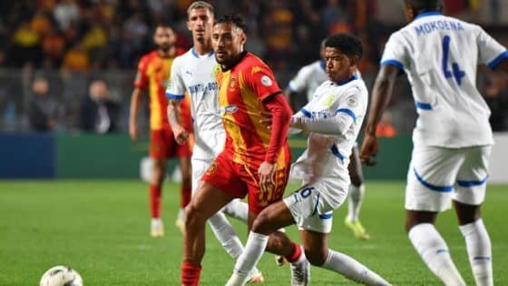 فرنسا: إطلاق سراح اللاعب الجزائري يوسف بلايلي بعد توقيفه لساعات في مطار باريس “صدى الخبر”