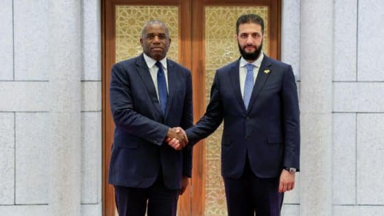 بريطانيا تعيد العلاقات الدبلوماسية مع سوريا في أول زيارة منذ الإطاحة بنظام الأسد “صدى الخبر”