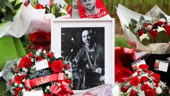 رئيس وزراء البرتغال يلقي النظرة الأخيرة على جثمان ديوغو جوتا "صديق الجميع" “صدى الخبر”