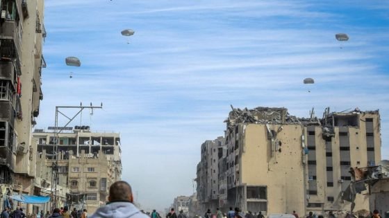 بريطانيا تكشف عن خطتها لإسقاط مساعدات غذائية جوًا في غزة “صدى الخبر”