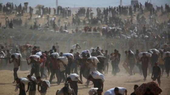 إسرائيل ستسمح بدخول البضائع تدريجيا إلى غزة عبر تجار محليين “صدى الخبر”
