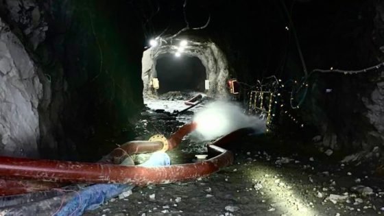 5 قتلى.. العثور على جثث العمال المفقودين في انهيار نفق منجم تشيلي “صدى الخبر”