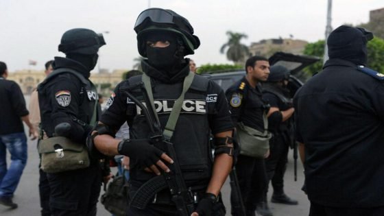 القبض على أكبر نصاب في أشهر شارع في مصر “صدى الخبر”